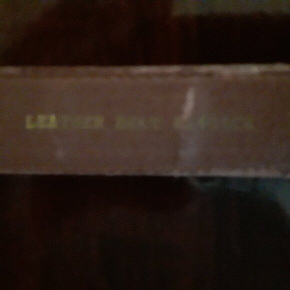 Ladies Brown Leather Belt w/Gold Tone Buckle, Size Lg 32.5" approx - Picture 5 of 7